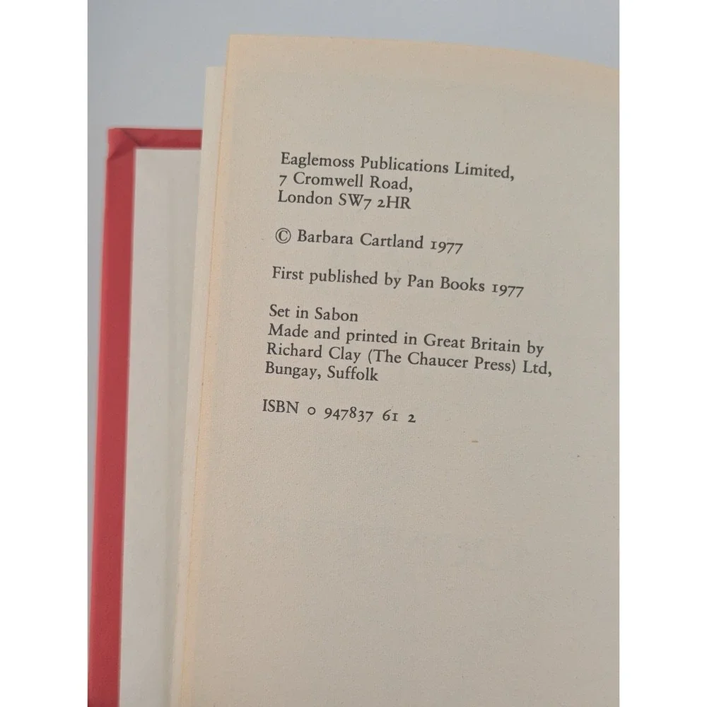 1st Ed. 1977 Romantic Novels of Barbara Cartland KISS The MOONLIGHT Book 4